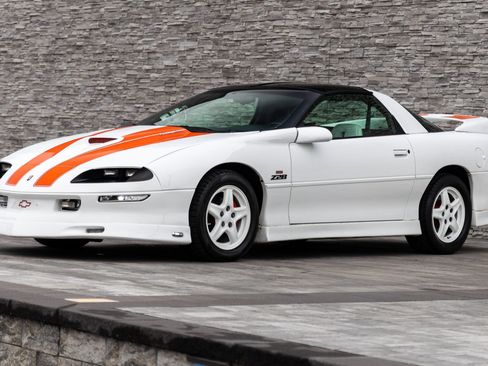 Used 1997 Chevrolet Camaro Z28 w/ Preferred Equipment Group 2 image 8