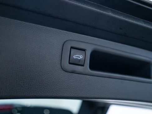 Certified 2022 Toyota Highlander XLE image 41