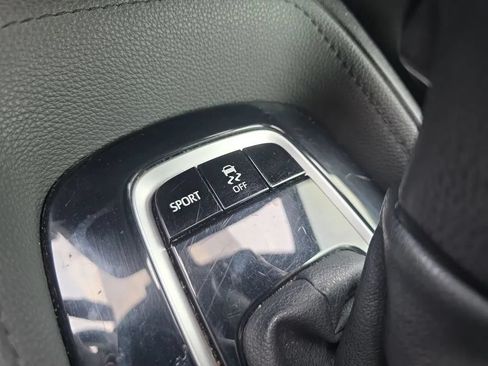 Used 2020 Toyota Corolla SE FWD image 28