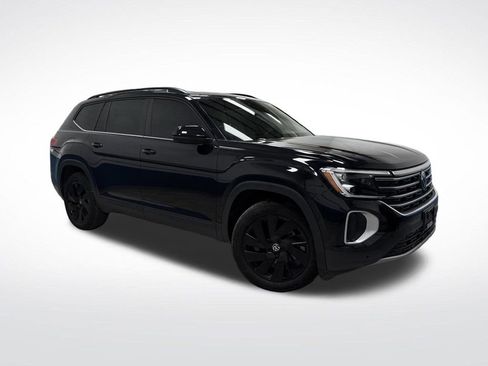 Used 2024 Volkswagen Atlas SE w/ Panoramic Sunroof Package image 41