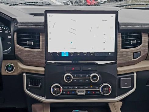 Used 2022 Ford Expedition Limited image 38