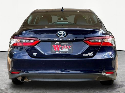 Used 2021 Toyota Camry LE FWD image 5
