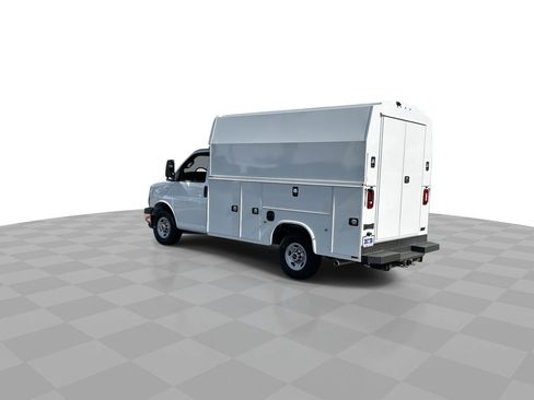 New 2025 GMC Savana 3500 w/ Power Convenience Package image 6