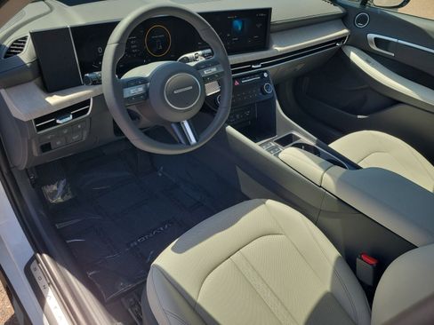New 2025 Hyundai Sonata Limited image 22