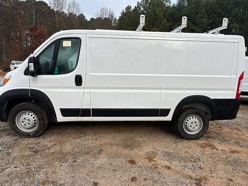 Used 2025 RAM ProMaster 2500 w/ Premium Convenience Group image 11