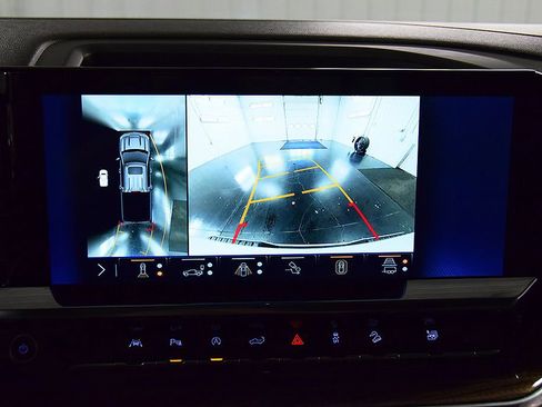 Used 2024 Chevrolet Silverado 1500 RST AWD/4WD image 27