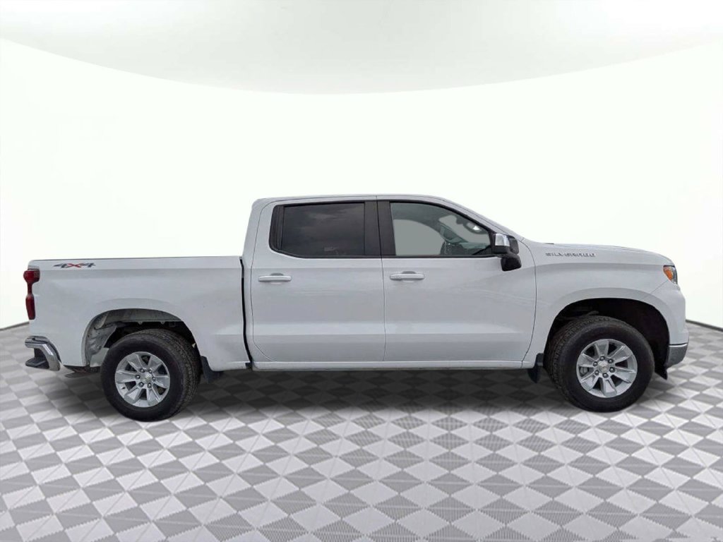Used 2025 Chevrolet Silverado 1500 LT AWD/4WD image 3