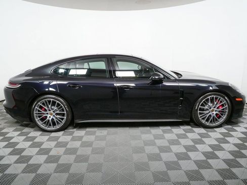 Used 2023 Porsche Panamera 4S w/ Premium Package image 28