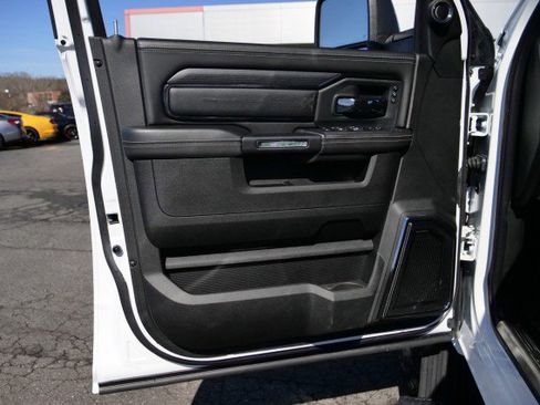 Used 2023 RAM 3500 Limited image 33