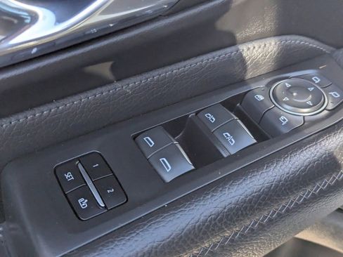 Used 2023 GMC Yukon XL Denali image 21