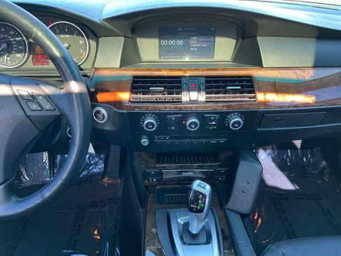 Used 2009 BMW 528i xDrive Sedan image 31