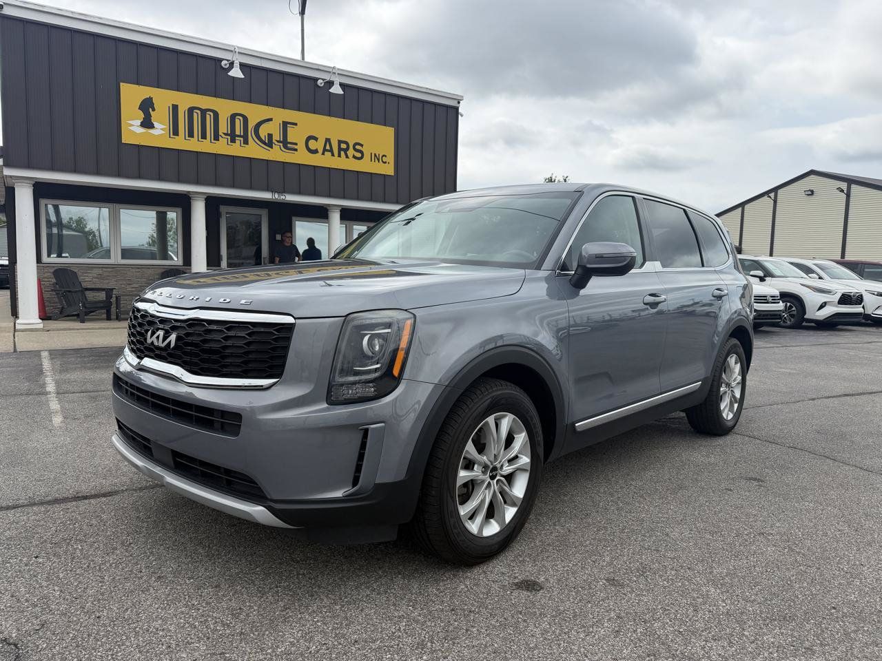 Used 2022 Kia Telluride LX AWD/4WD image 2