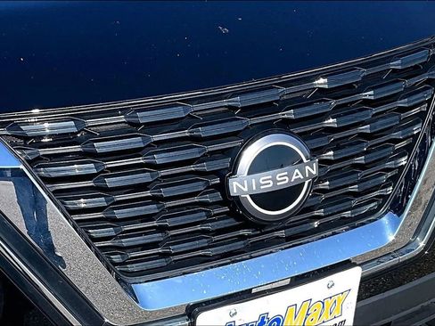 Used 2023 Nissan Rogue SV AWD/4WD image 39