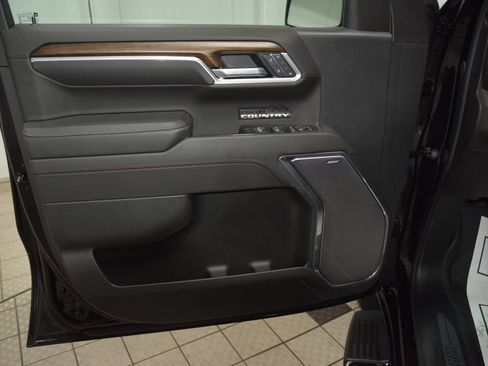 Used 2025 Chevrolet Silverado 1500 High Country w/ High Country Premium Package AWD/4WD image 49