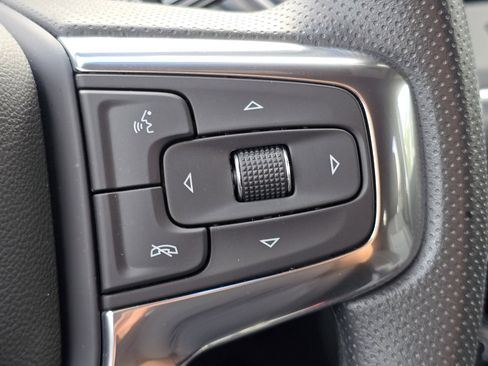 Used 2023 Chevrolet Blazer LT w/ Driver Confidence Package image 11