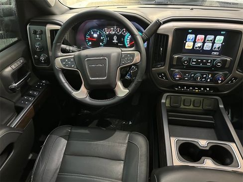Used 2019 GMC Sierra 3500 Denali image 18