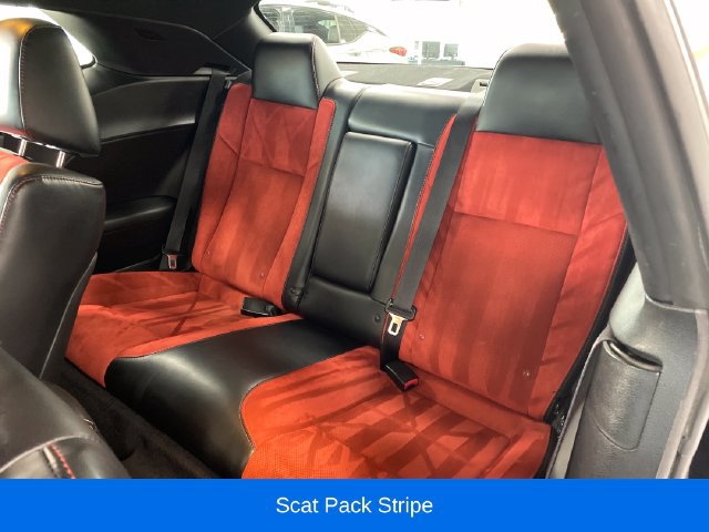 Used 2016 Dodge Challenger R/T Scat Pack w/ Leather Interior Group RWD image 17
