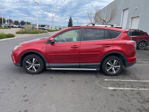 Used 2016 Toyota RAV4 XLE image 8