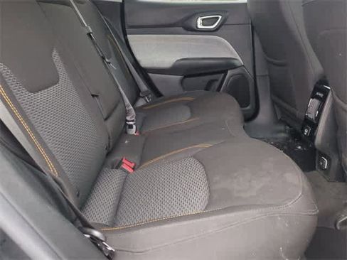 Used 2022 Jeep Compass Sport image 19