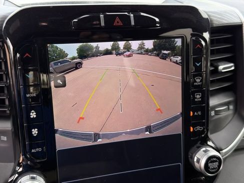 Used 2023 RAM 1500 Laramie AWD/4WD image 19