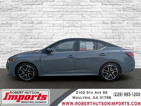 Used 2024 Nissan Sentra SR w/ SR Premium Package image 1