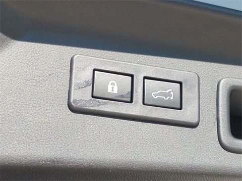 Used 2025 Subaru Forester Premium image 15