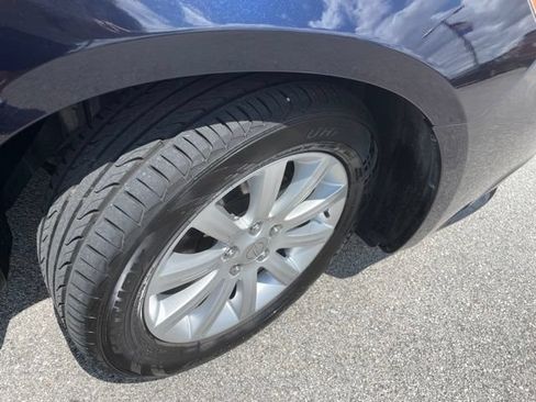 Used 2011 Chrysler 200 Touring FWD image 15
