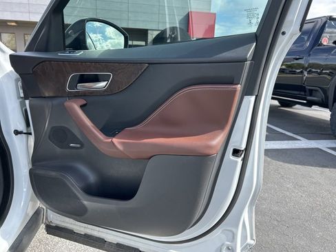 Used 2017 Jaguar F-PACE S AWD/4WD image 13