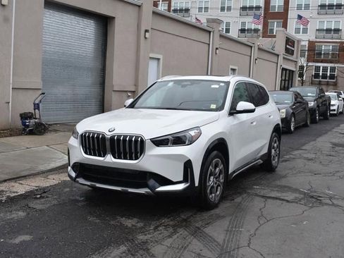 Used 2025 BMW X1 xDrive28i AWD/4WD image 2