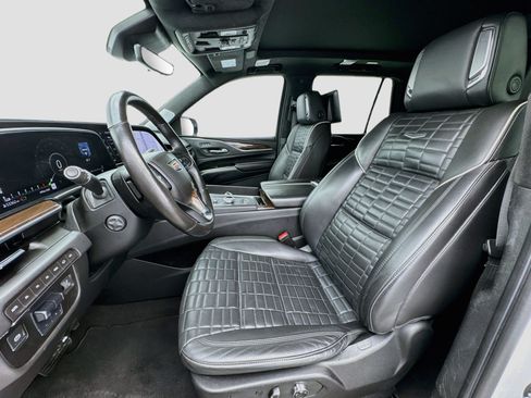 Used 2023 Cadillac Escalade Sport Platinum w/ LPO, ONYX Package AWD/4WD image 13