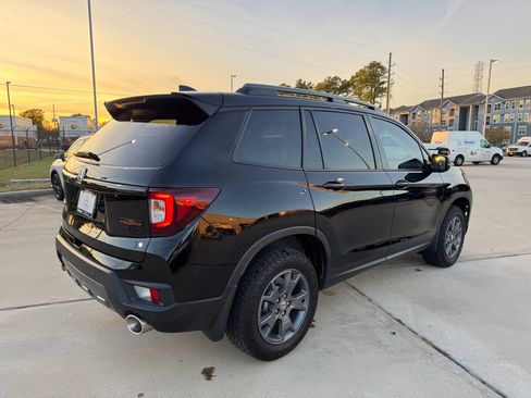 Certified 2025 Honda Passport TrailSport image 8