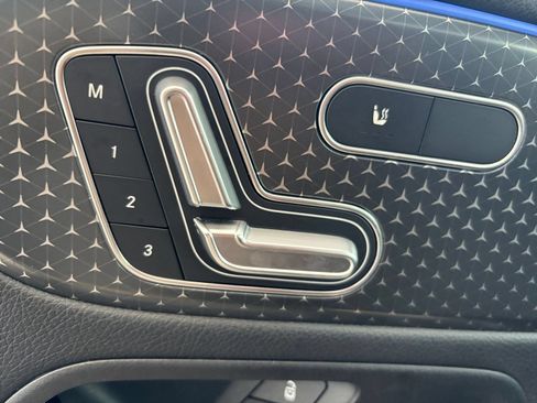 Used 2025 Mercedes-Benz GLB 250 image 23