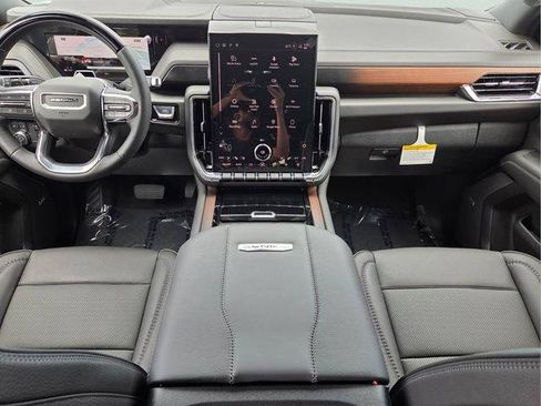 New 2026 GMC Yukon Denali w/ Advanced Technology Package RWD image 17