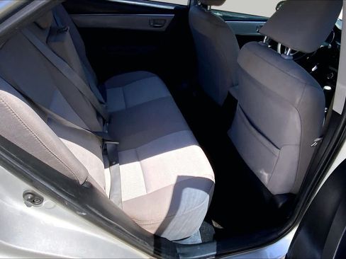 Used 2016 Toyota Corolla LE FWD image 18