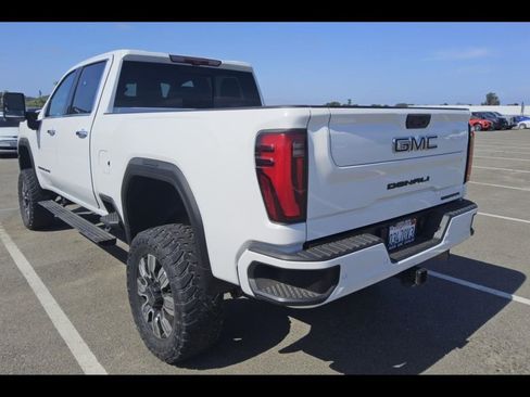 Used 2024 GMC Sierra 2500 Denali w/ Denali Reserve Package AWD/4WD image 8