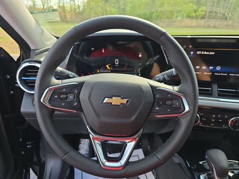 New 2026 Chevrolet Trax LT image 18