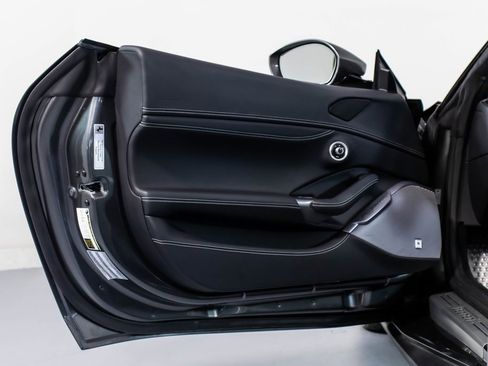 Certified 2019 Ferrari Portofino image 35