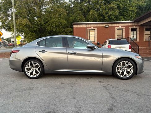 Used 2018 Alfa Romeo Giulia Ti image 6
