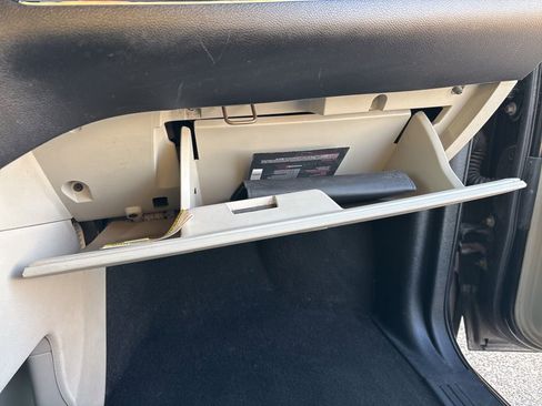 Used 2017 Dodge Grand Caravan SXT image 18