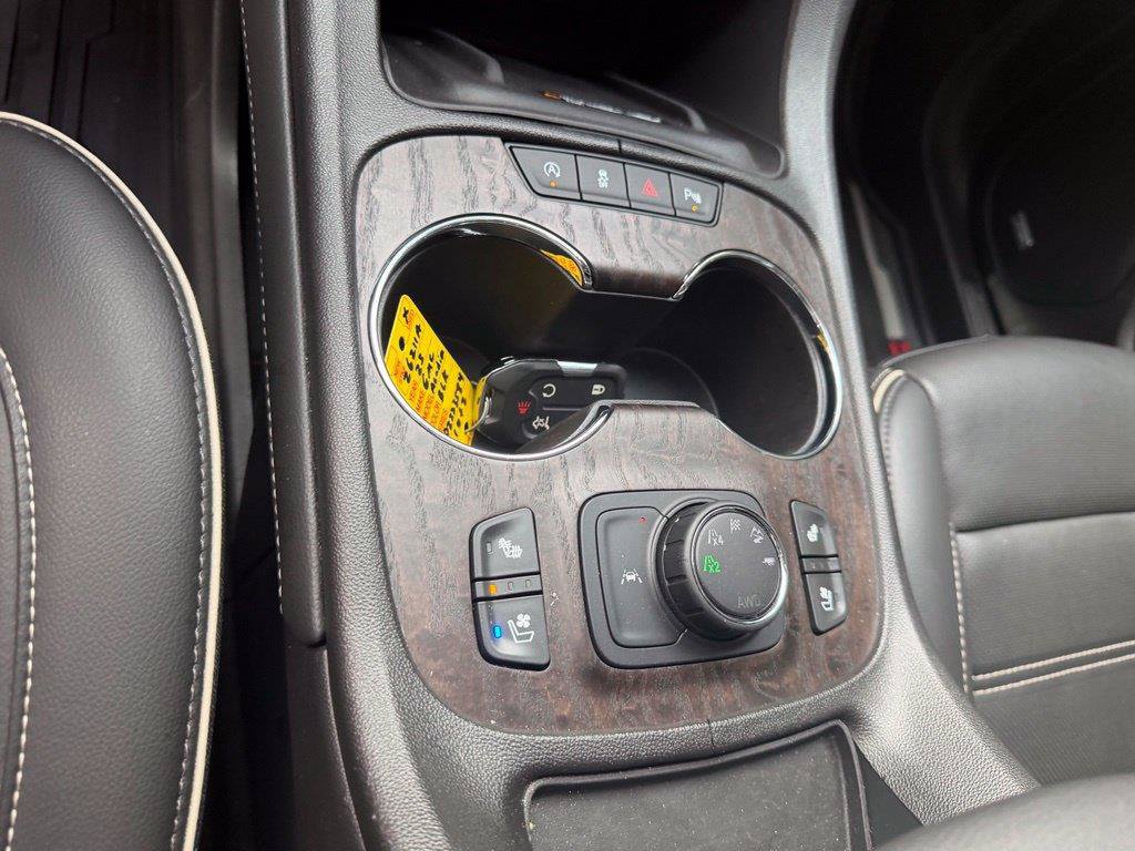 Used 2023 GMC Acadia Denali w/ Black Diamond Edition AWD/4WD image 21