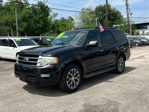 Used 2015 Ford Expedition XLT w/ Equipment Group 201A RWD image 2