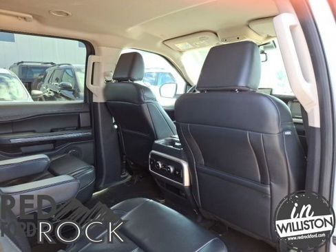 Used 2024 Ford Expedition XLT AWD/4WD image 19