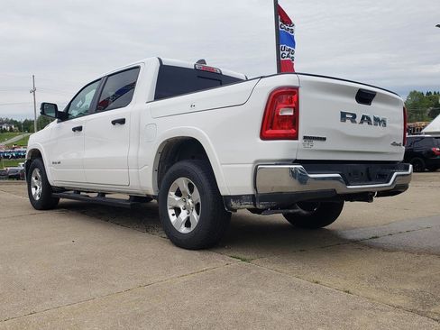 Used 2025 RAM 1500 Big Horn AWD/4WD image 6
