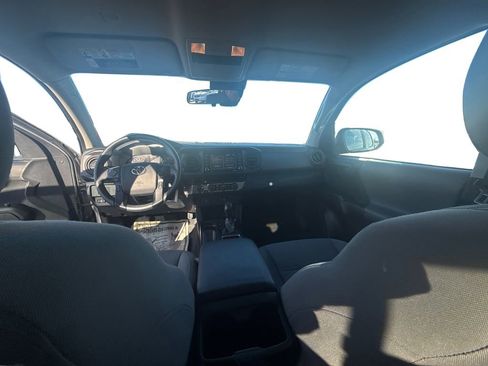 Used 2021 Toyota Tacoma SR AWD/4WD image 9