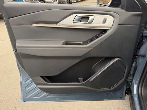 New 2026 Ford Explorer Active RWD image 11