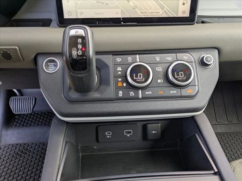 Used 2020 Land Rover Defender 110 SE AWD/4WD image 12