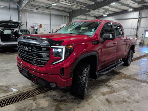 Used 2024 GMC Sierra 1500 AT4 w/ Technology Package AWD/4WD image 6