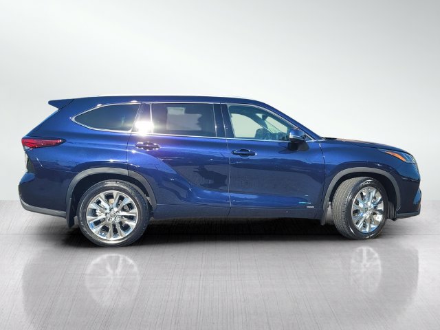 Used 2023 Toyota Highlander Limited AWD/4WD image 3