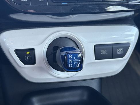 Used 2018 Toyota Prius Two image 25