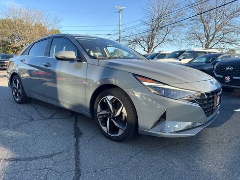 Used 2021 Hyundai Elantra Limited FWD image 4